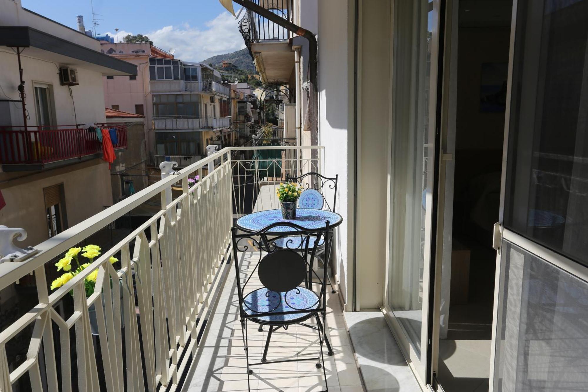 Theos Holidays Apartments Giardini-Naxos Exterior foto
