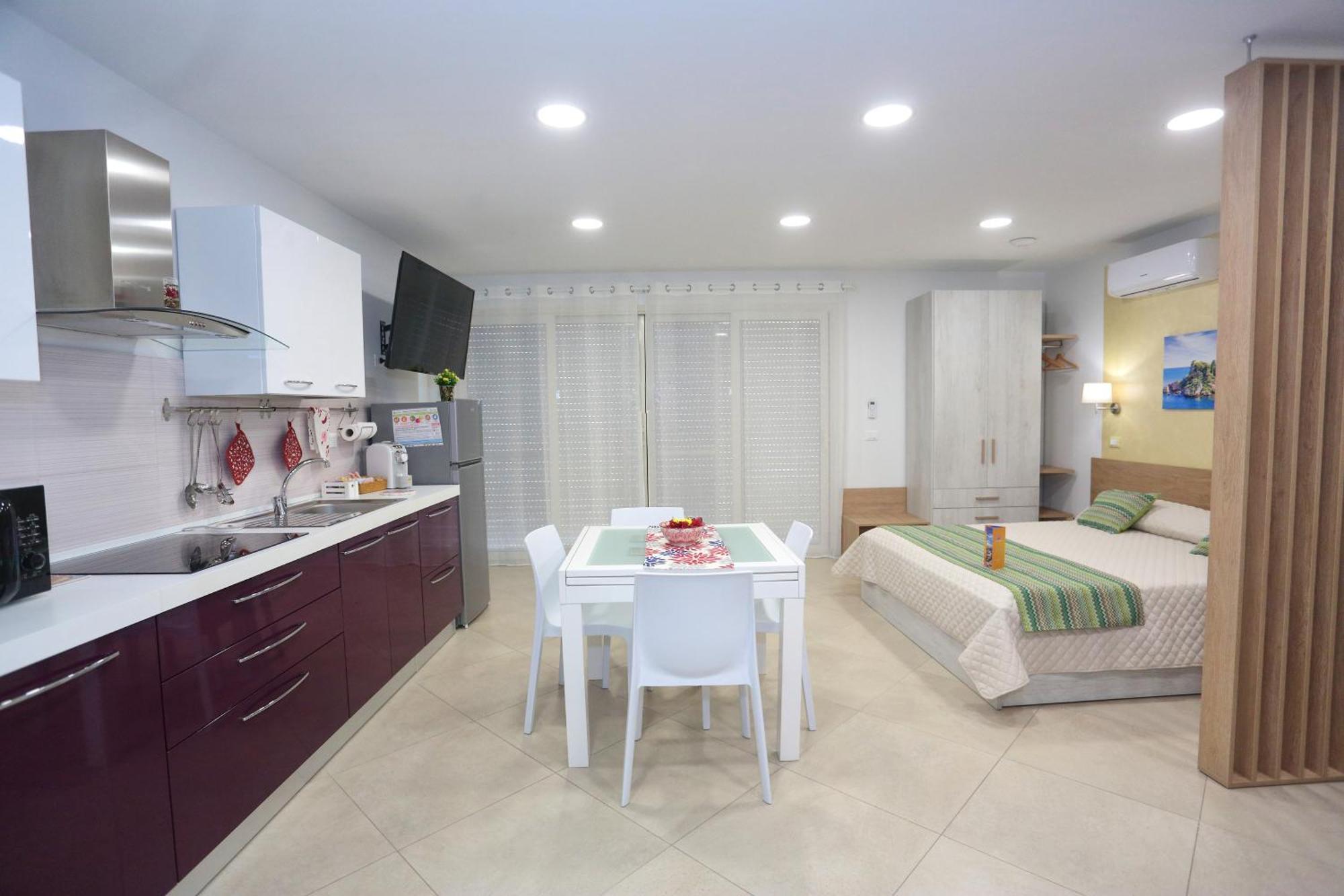 Theos Holidays Apartments Giardini-Naxos Exterior foto