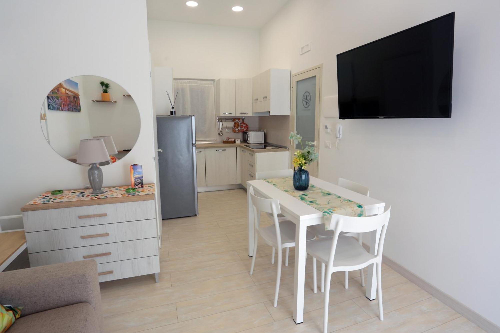 Theos Holidays Apartments Giardini-Naxos Exterior foto