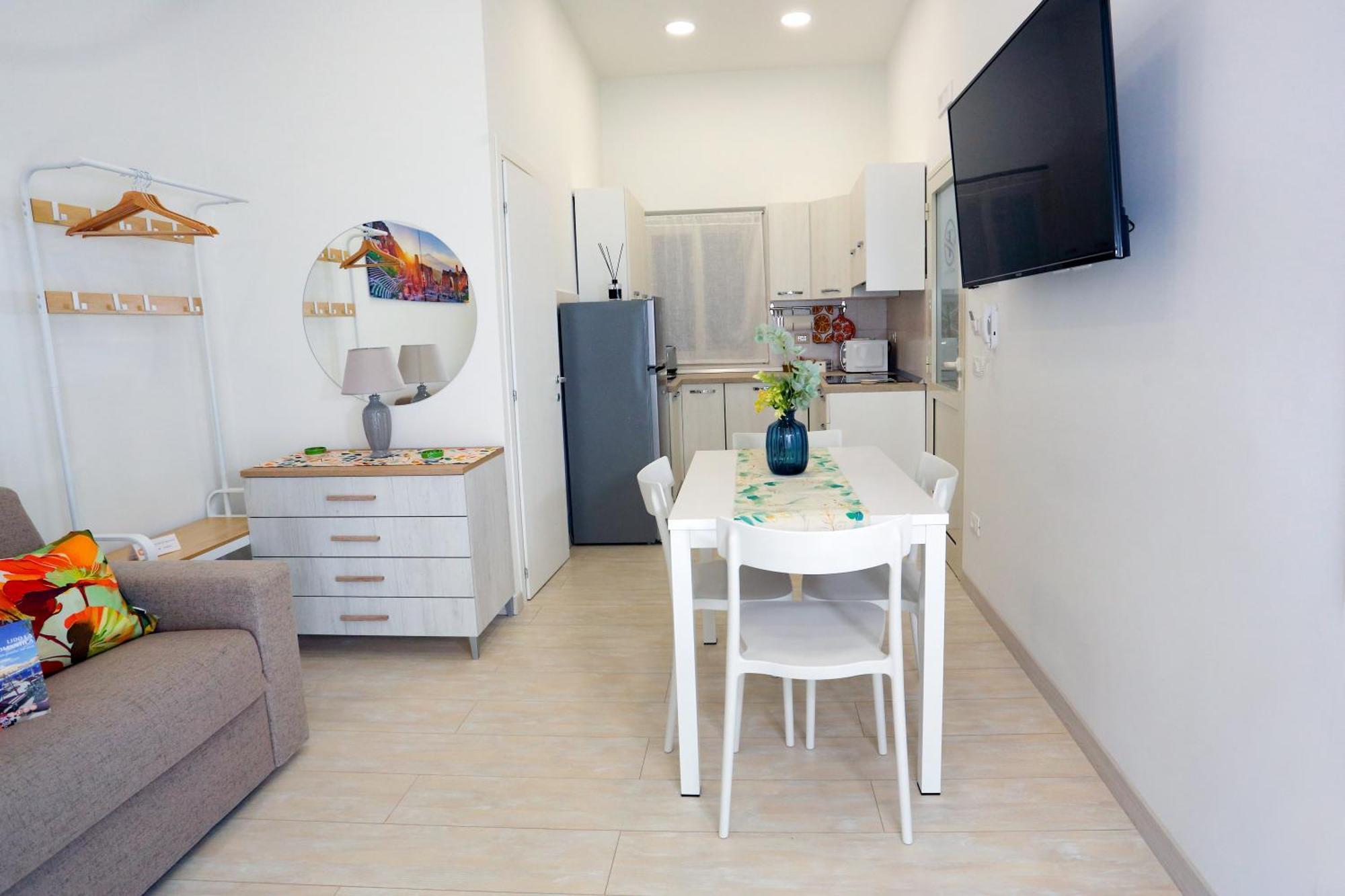 Theos Holidays Apartments Giardini-Naxos Exterior foto